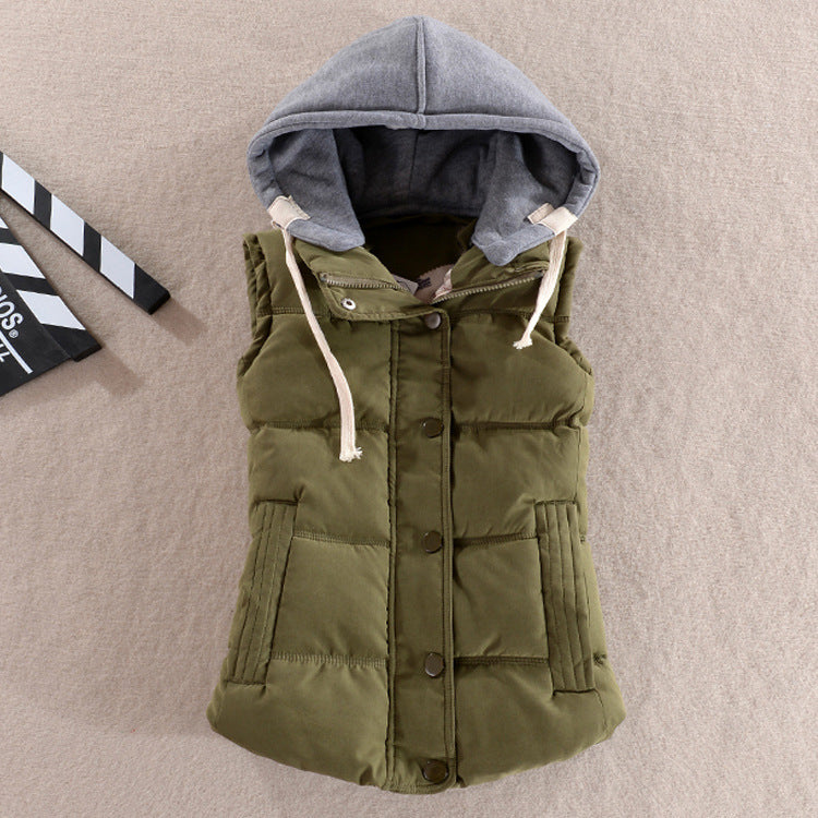 Women's fitted quilted sleeveless thermal vest with contrasting hood Mune Fashion