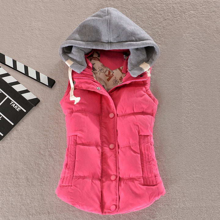 Women's fitted quilted sleeveless thermal vest with contrasting hood Mune Fashion
