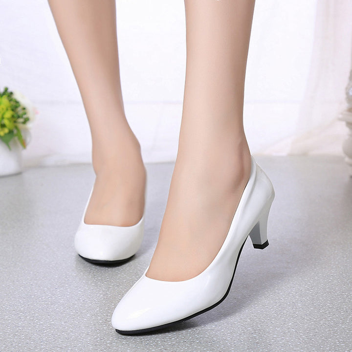 Women's classic pumps with low kitten heel and cushioned comfort insole Mune Fashion