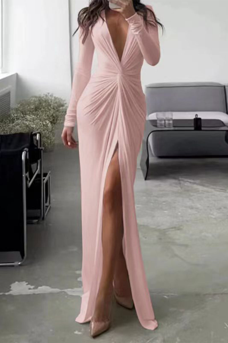 Mune | Chloé Elegant Dress with V-Neck and Pleated Décolletage