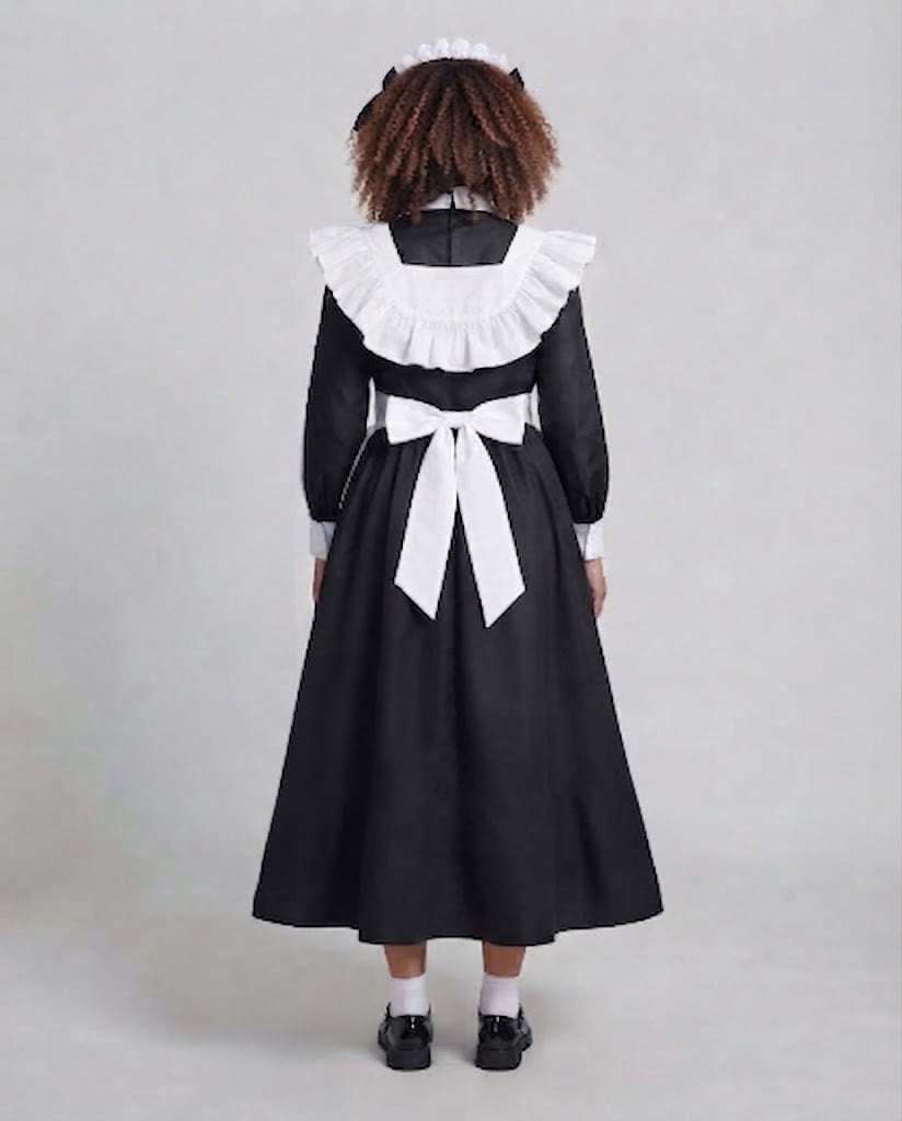 Women's costume dress with ruffle details and elegant accessories Mune Fashion