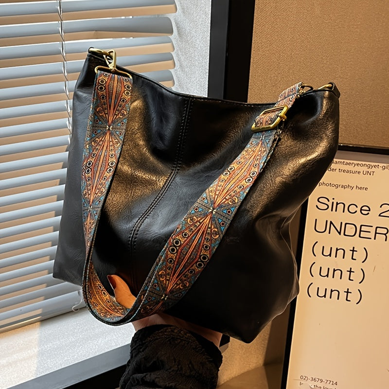 Mune Fashion - Chic tote bag with embellished strap