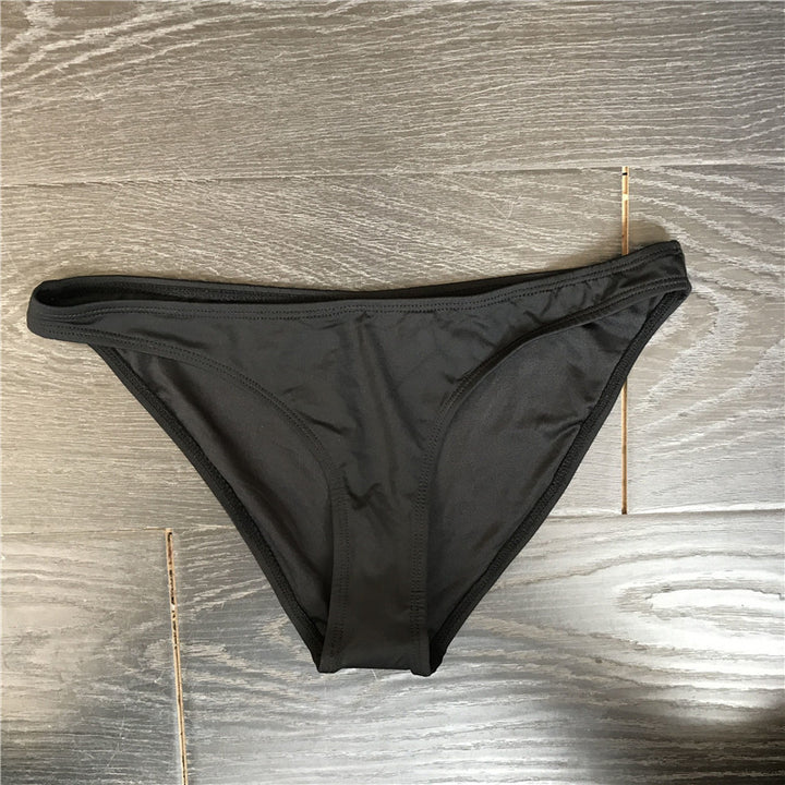 Women's Triangle Bikini Set with Fashionable Contrast Mune Fashion