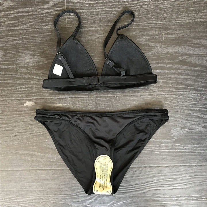 Women's Triangle Bikini Set with Fashionable Contrast Mune Fashion