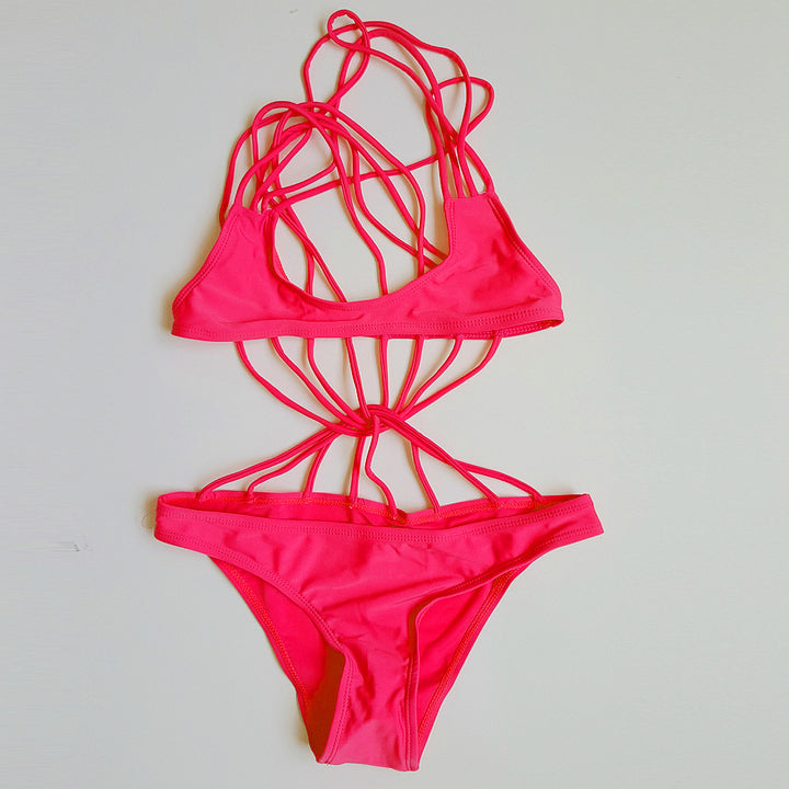 Women One-Piece Swimsuit with Sophisticated Cross-Back Design Mune Fashion