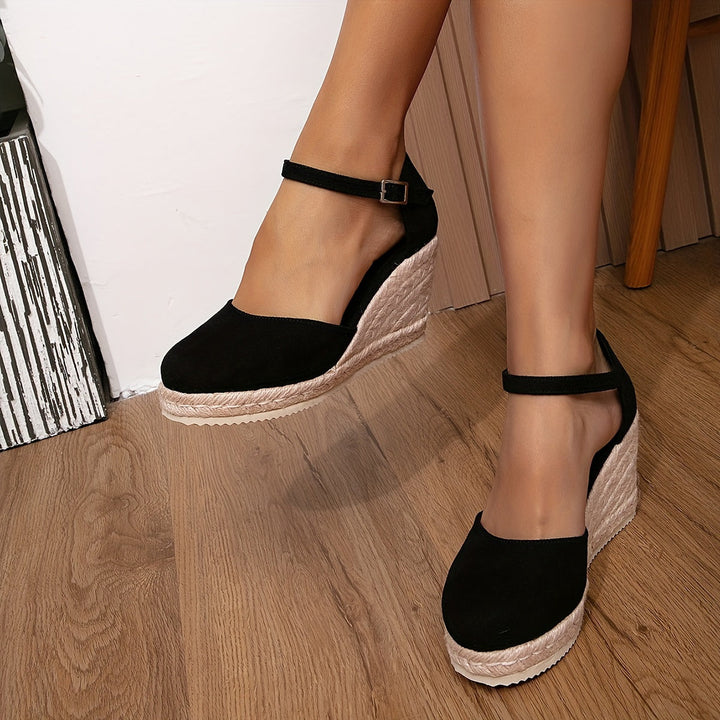 Mune Fashion | Strappy Sandals Comfortable and Stylish