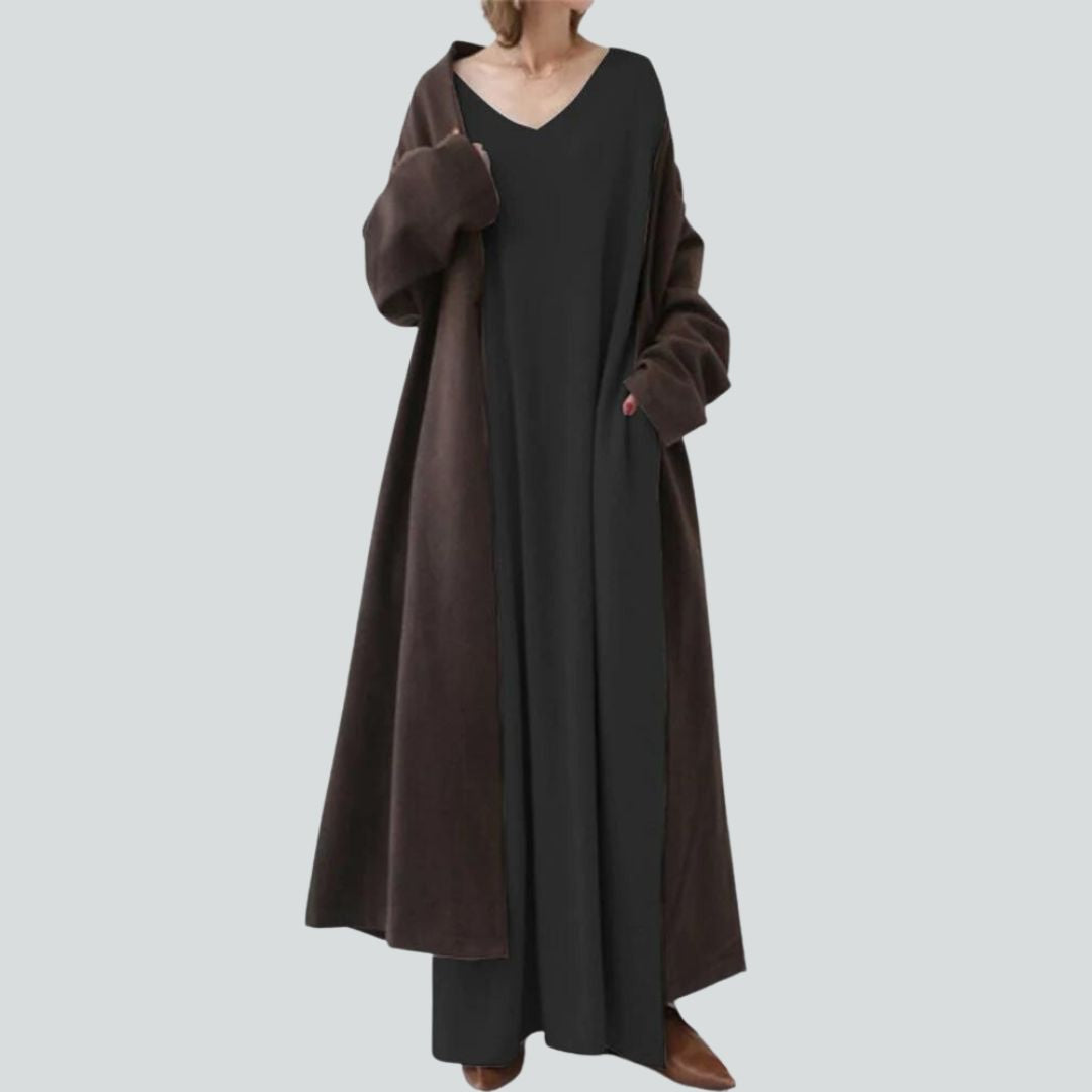 Mune | Maxi Dress with V-Neck and Long Sleeves In A Relaxed Fit