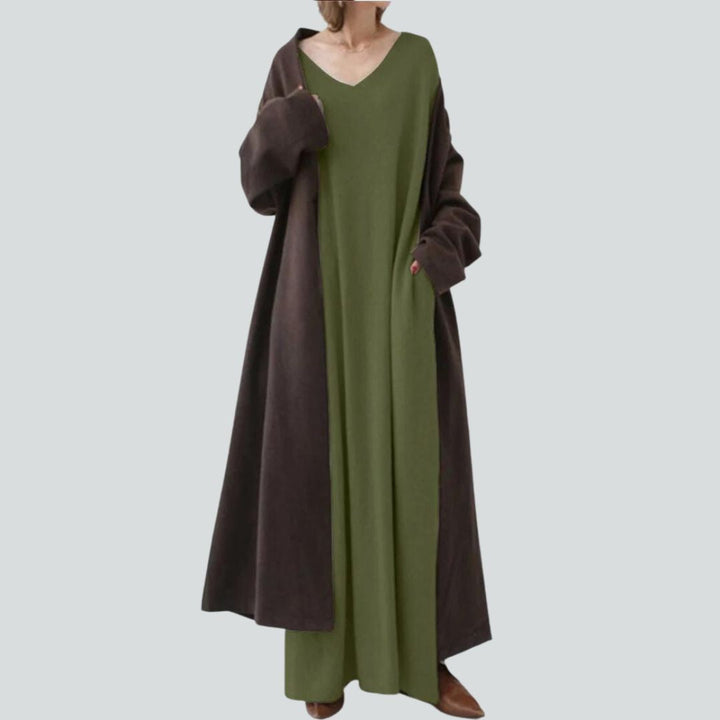 Mune | Maxi Dress with V-Neck and Long Sleeves In A Relaxed Fit