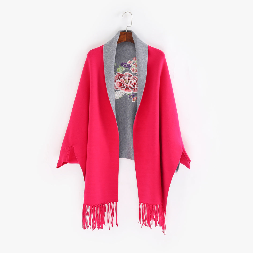 Ladies cape scarf with embroidered lining and fringe hem Mune Fashion