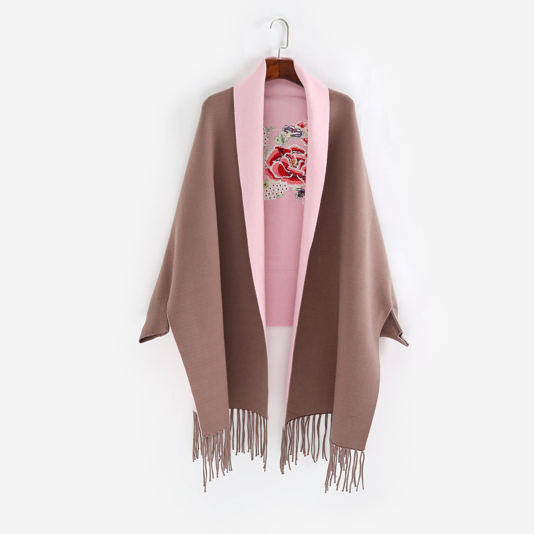 Ladies cape scarf with embroidered lining and fringe hem Mune Fashion