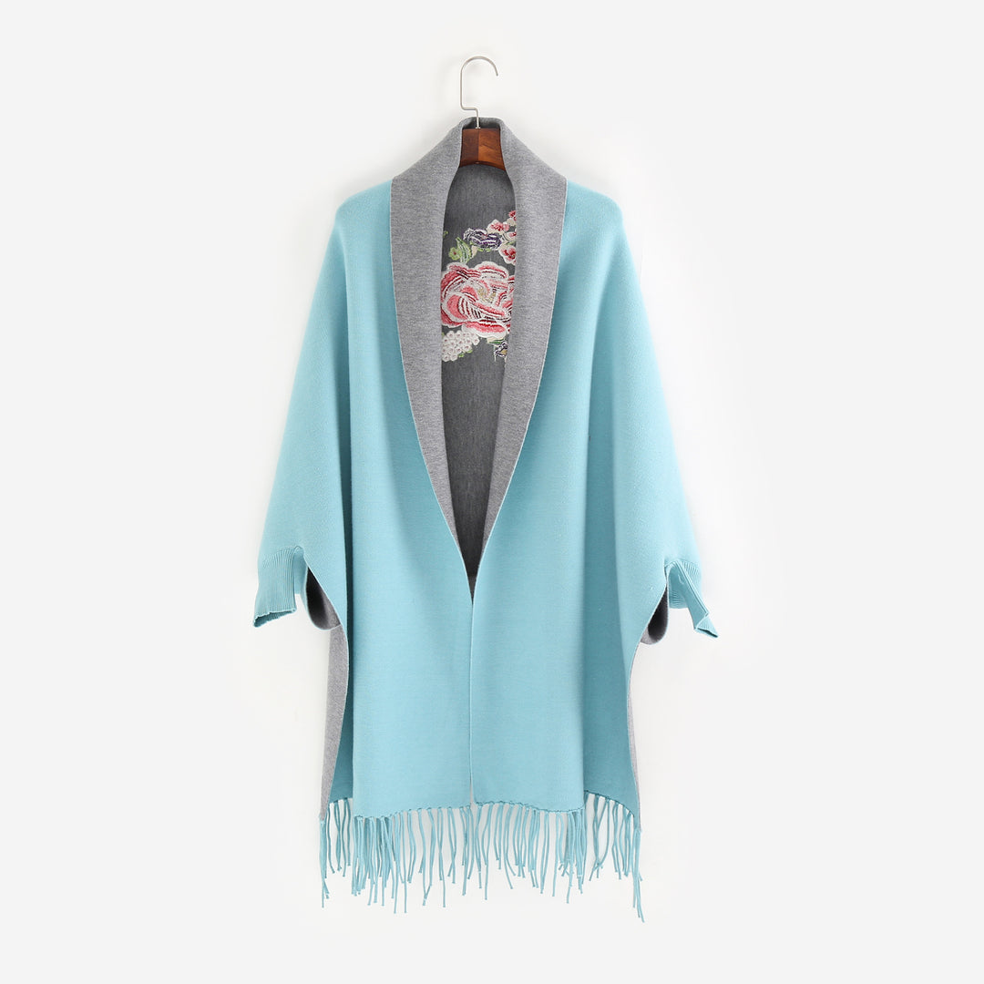 Ladies cape scarf with embroidered lining and fringe hem Mune Fashion