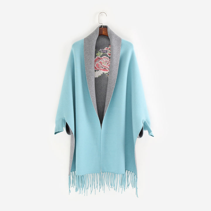 Ladies cape scarf with embroidered lining and fringe hem Mune Fashion