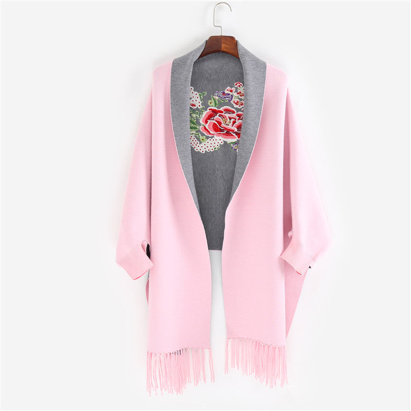 Ladies cape scarf with embroidered lining and fringe hem Mune Fashion