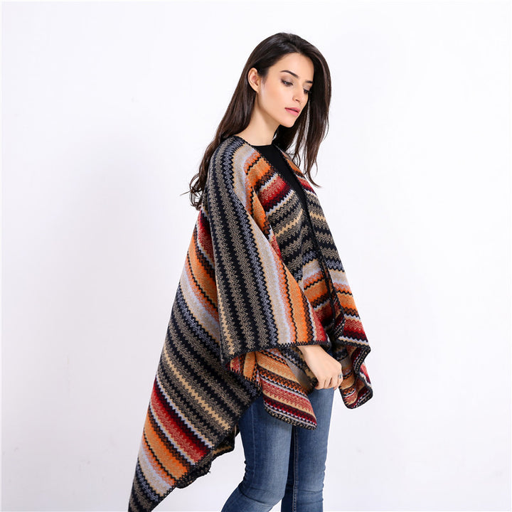 Women's oversized knitted ruana in jacquard zigzag with crocheted edge Mune Fashion