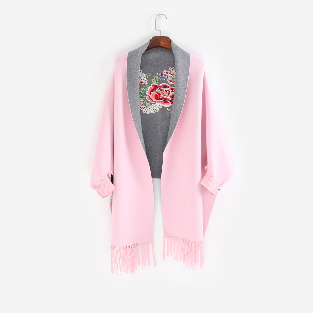 Ladies cape scarf with embroidered lining and fringe hem Mune Fashion