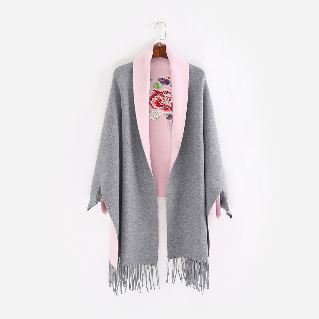 Ladies cape scarf with embroidered lining and fringe hem Mune Fashion