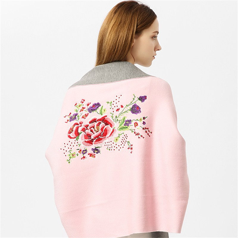 Ladies cape scarf with embroidered lining and fringe hem Mune Fashion