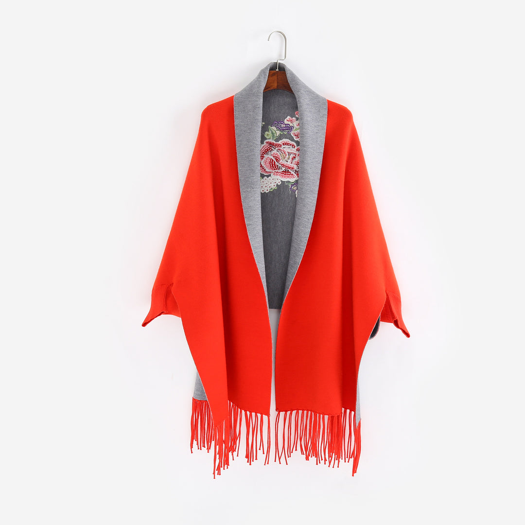 Ladies cape scarf with embroidered lining and fringe hem Mune Fashion