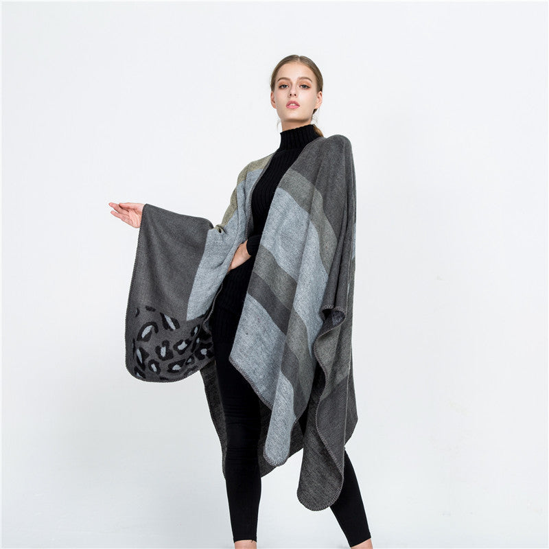 Women Oversize Ruana Poncho with Star Jacquard and Decorative Stitch Edge Mune Fashion