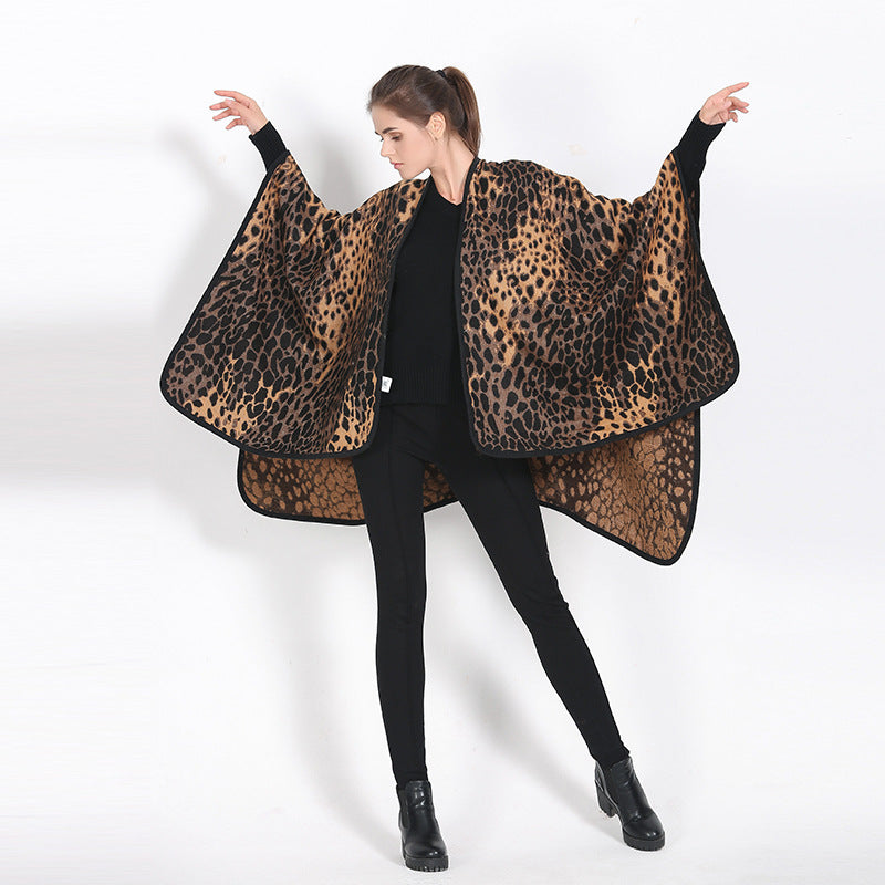 Women’s poncho overlay in oversized with leopard jacquard and overlock seam