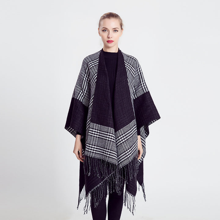Women's Ruana Poncho made of wool blend with boxy kimono cut and fringe hem Mune Fashion