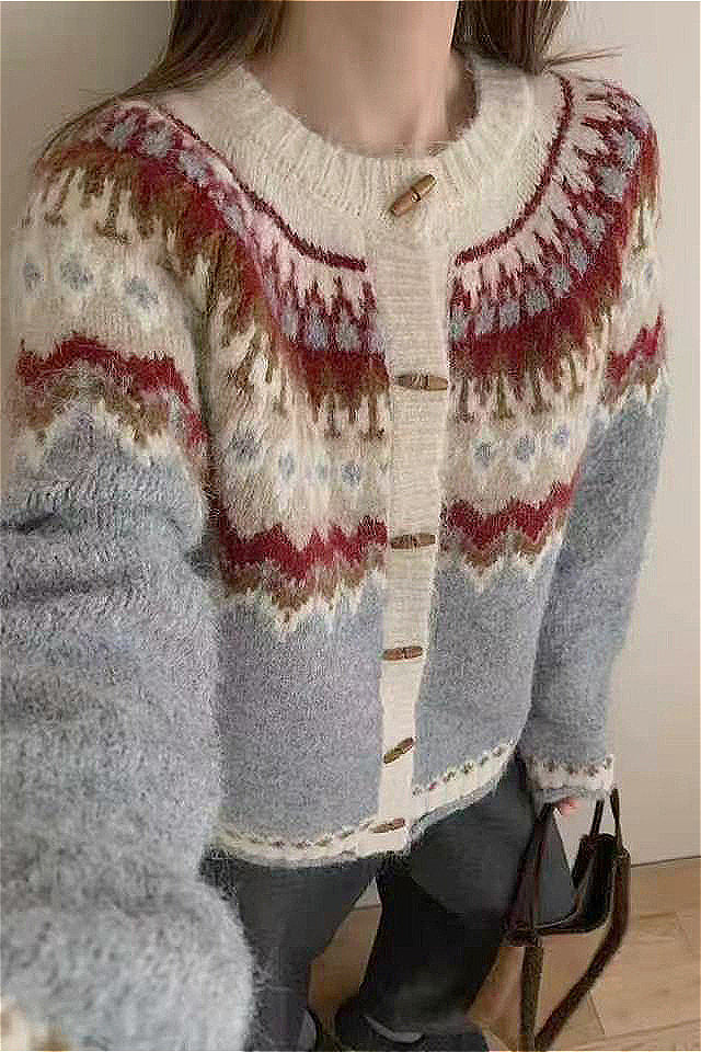 Mune | Round Neck Fair Isle Christmas Horn Button Cardigan