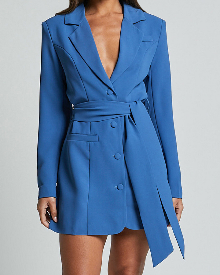 Mune | A Slimming Blazer