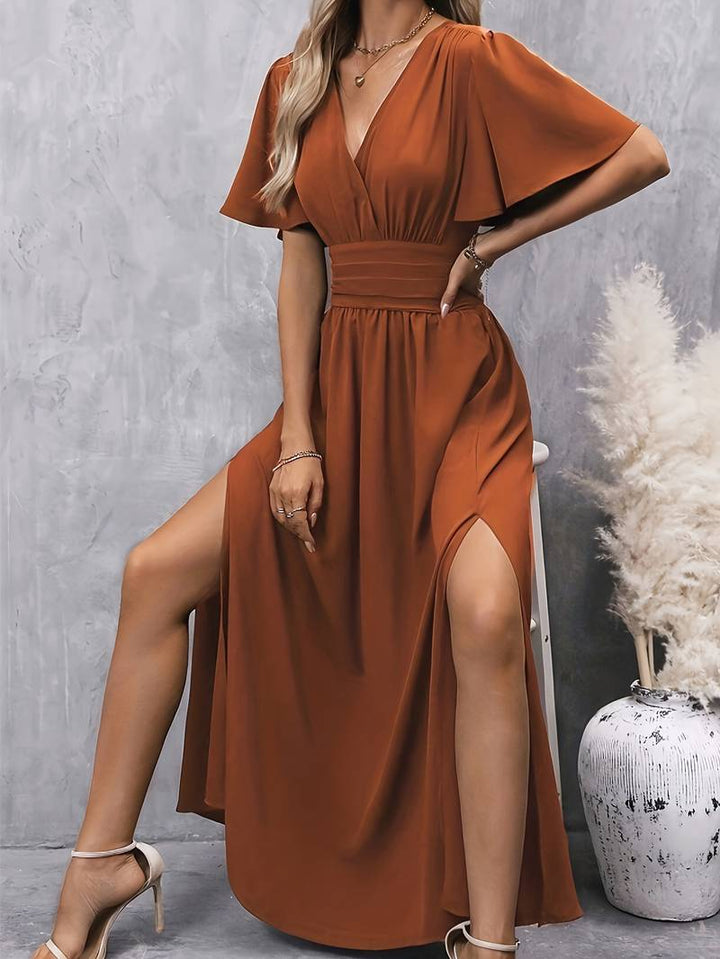 Mune Fashion - dress with ruffled collar and pleated waist