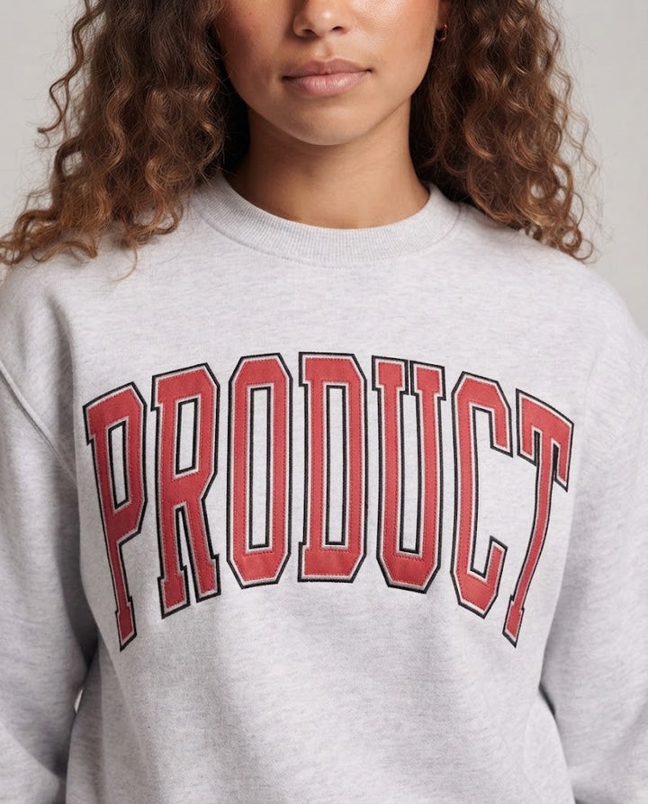 Ladies College Sweatshirt with oversized collegiate print and soft fleece Mune Fashion