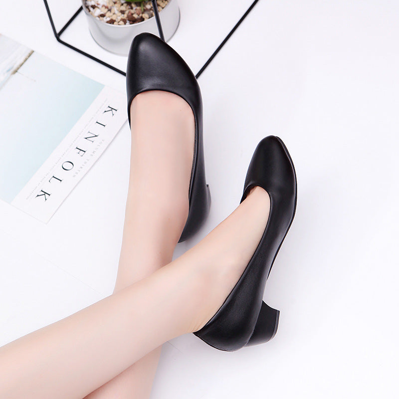 Women's classic business pumps with low block heel and cushioned comfort footbed Mune Fashion