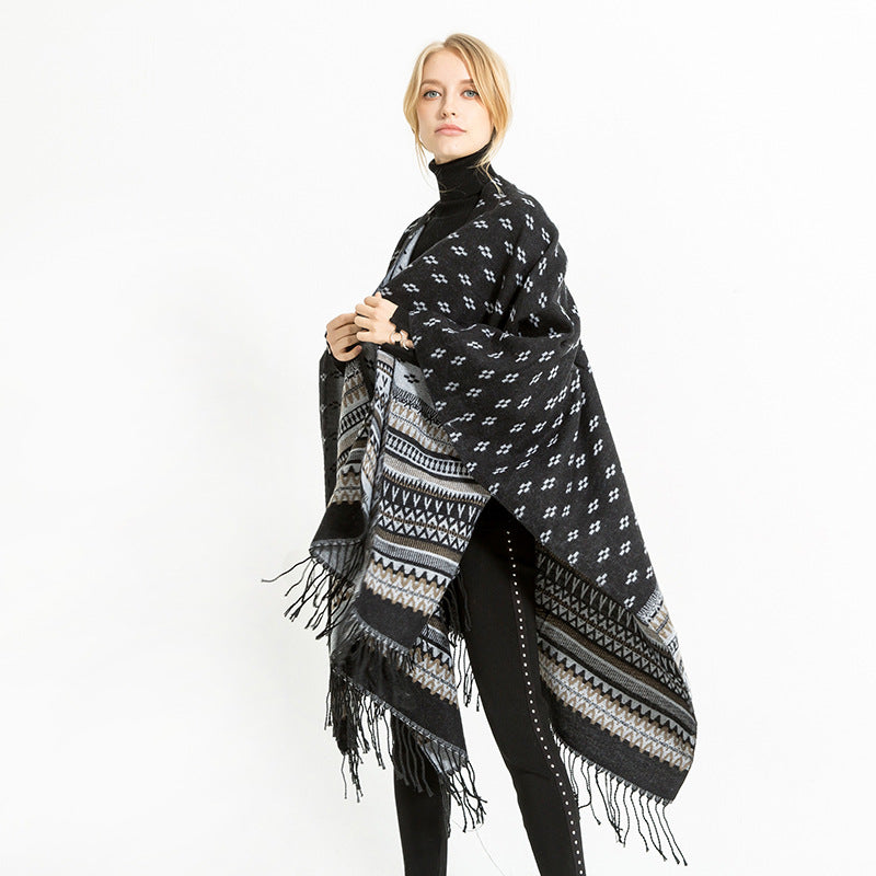 Women's Ruana Poncho with Jacquard pattern, fringes, and soft wool mix Mune Fashion