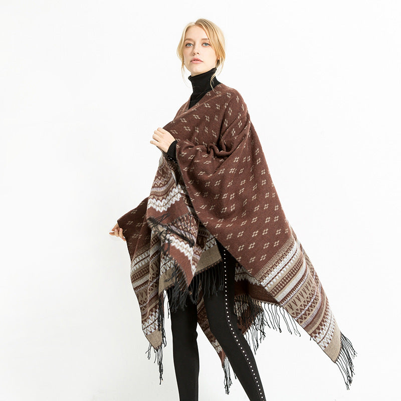 Women's Ruana Poncho with Jacquard pattern, fringes, and soft wool mix Mune Fashion