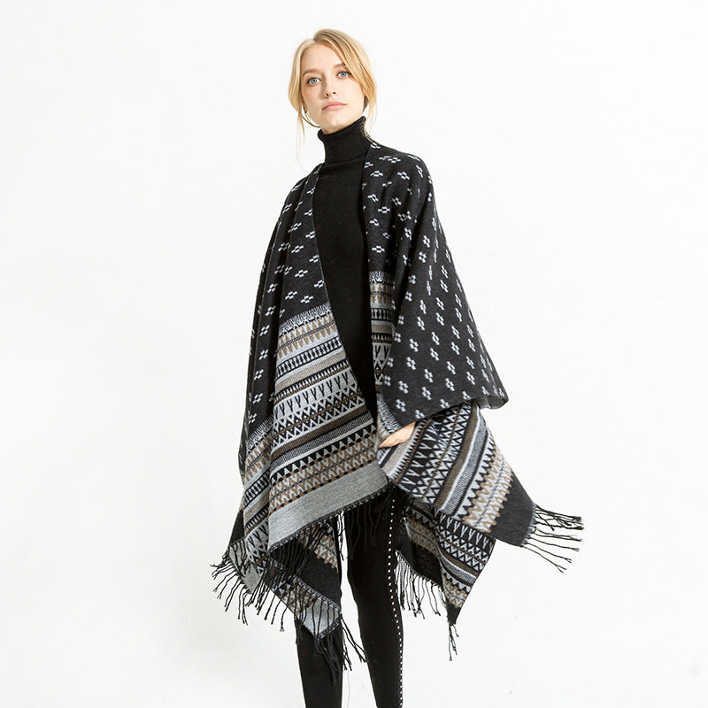 Women's Ruana Poncho with Jacquard pattern, fringes, and soft wool mix Mune Fashion