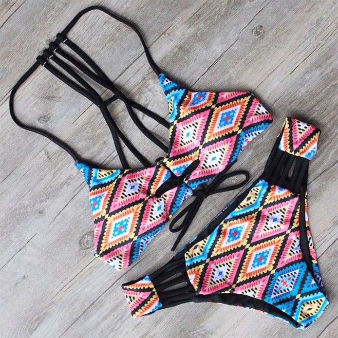 Women's bikini set with geometric pattern Mune Fashion