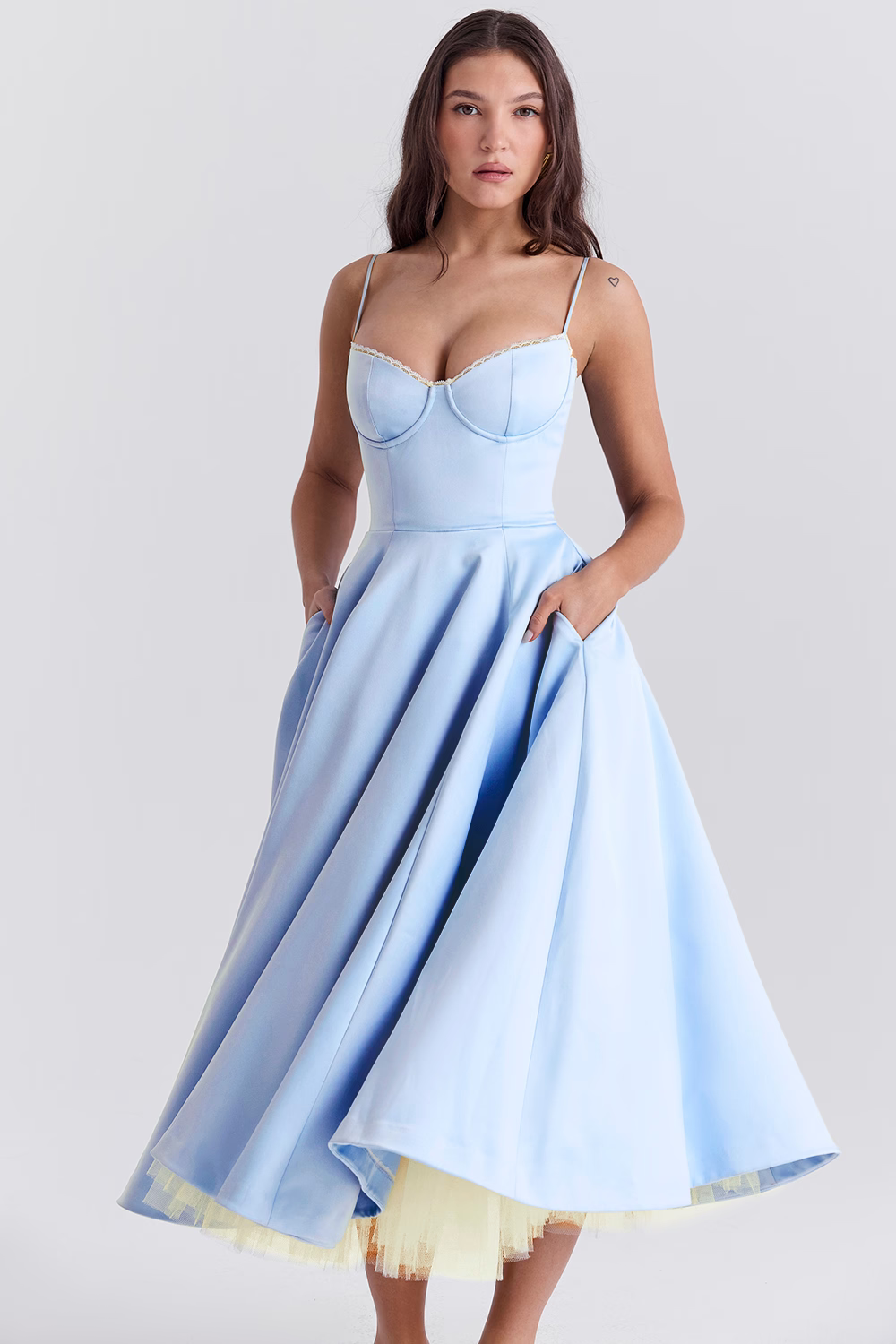 Mune | Elegant Cocktail Dress for Timeless Glamour