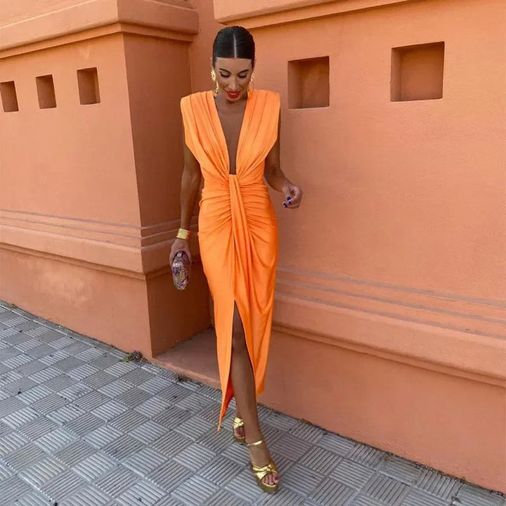 Mune | Elegant Pleated Maxi Dress