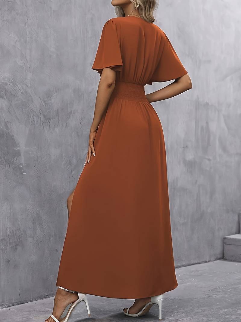 Mune Fashion - dress with ruffled collar and pleated waist