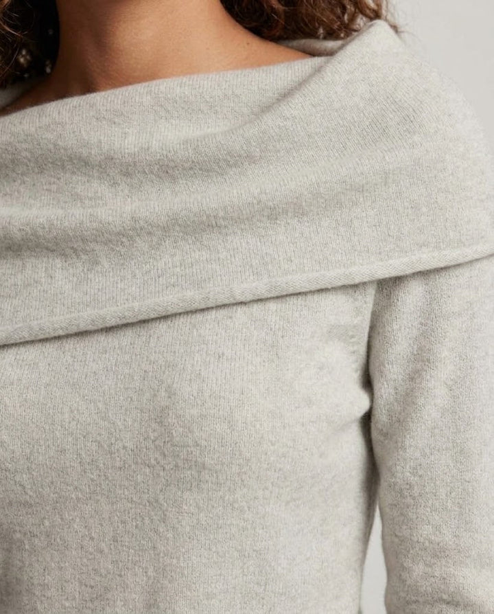 Women's fine knit pullover with off-the-shoulder Carmen collar and tailored fit Mune Fashion