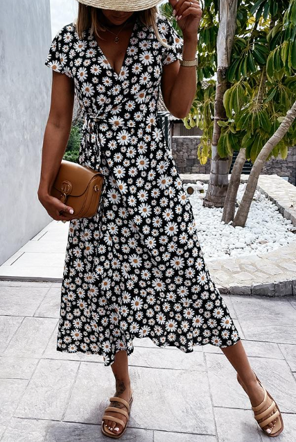 Loved By You Midi dress with daisy pattern