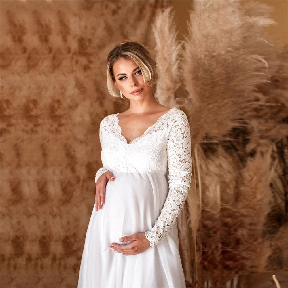 Mune | Elegant Maxi Dress in Lace for Pregnancies