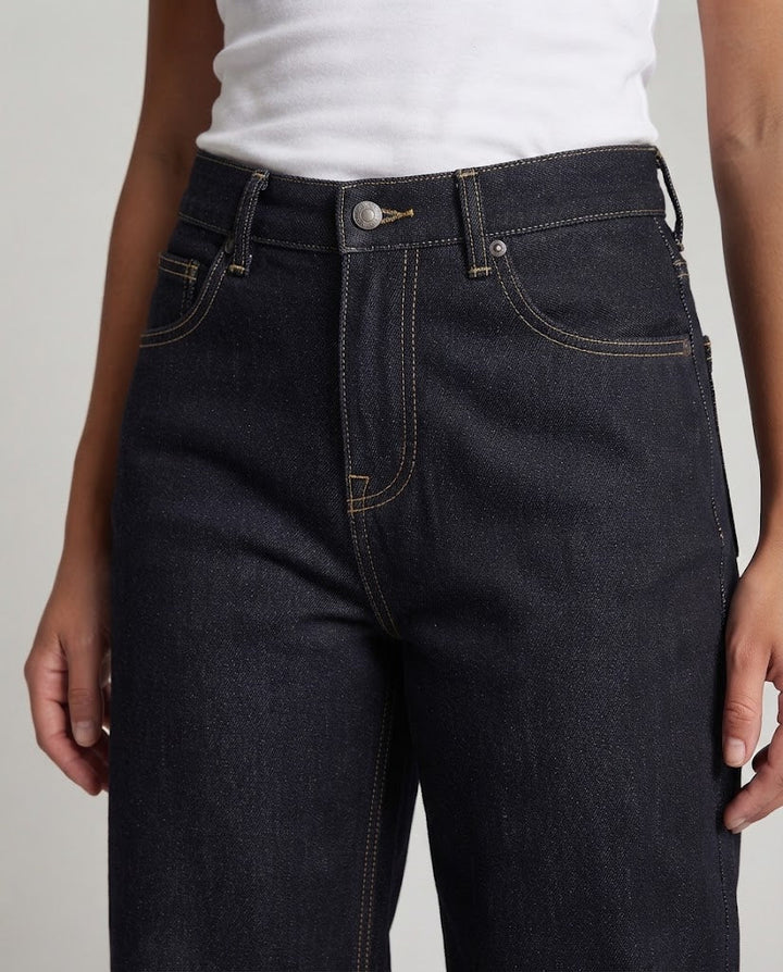 Women's Floor-Length Extra Wide Denim Pants in Maximum Baggy Cut with Clean Five-Pocket Design Mune Fashion