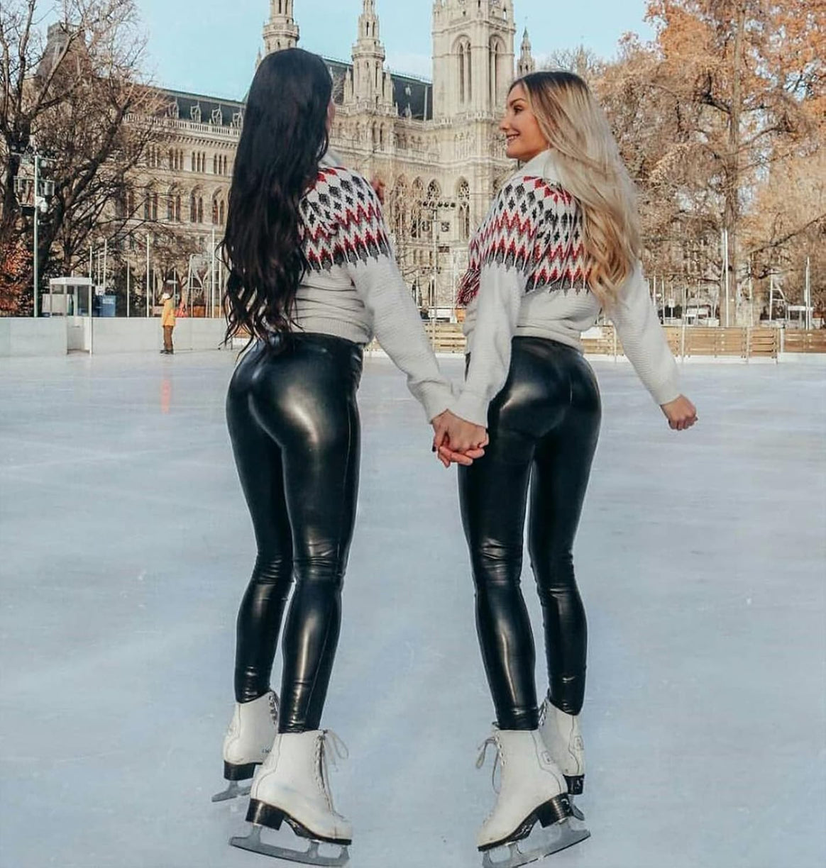 Mune | Elegant high-waisted yoga pants for style and comfort