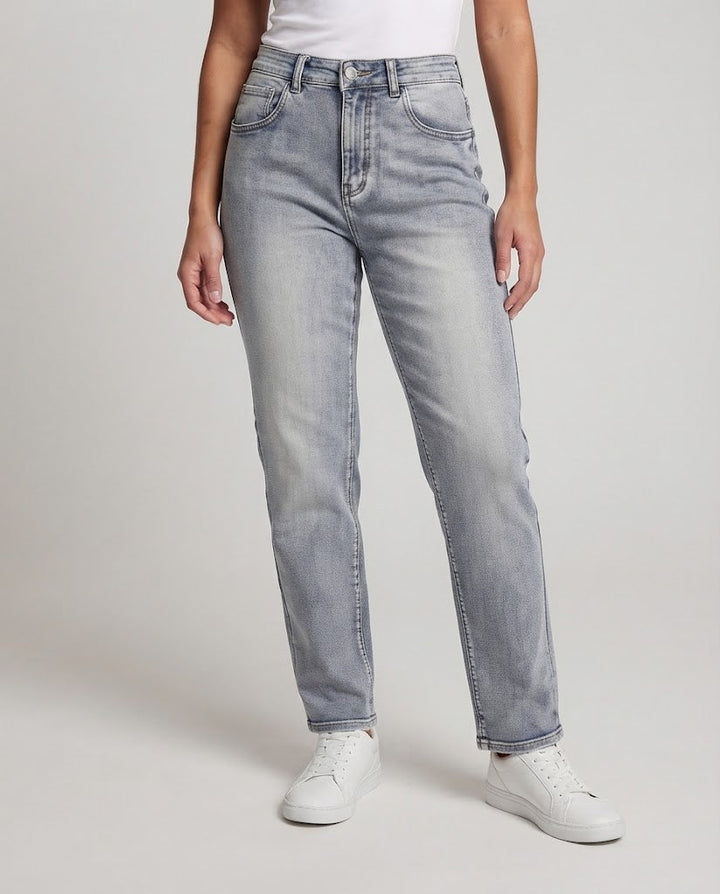 Women Straight Cut High-Waist Denim Jeans with Soft Used Wash Mune Fashion