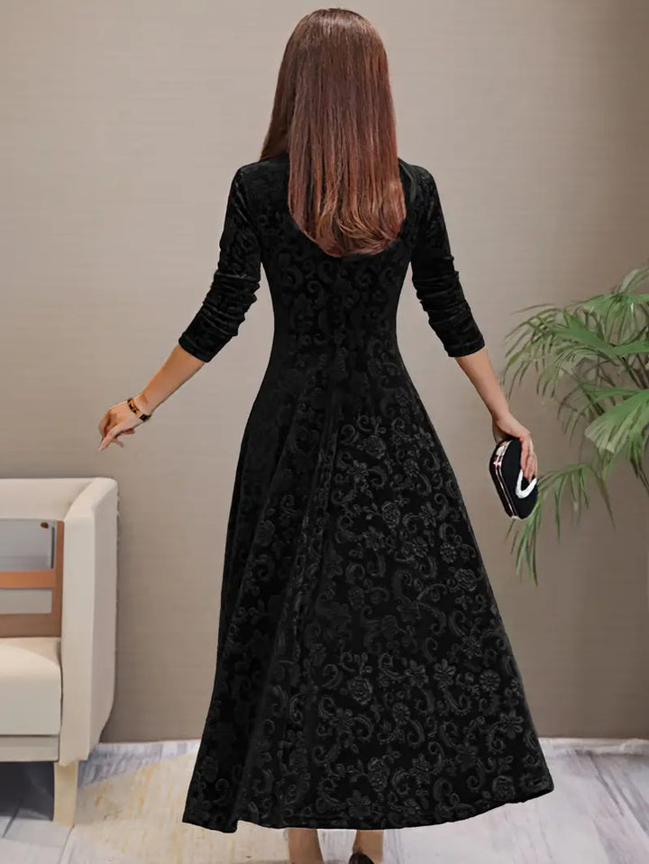 Mune | Figure-Flattering Flared Dress