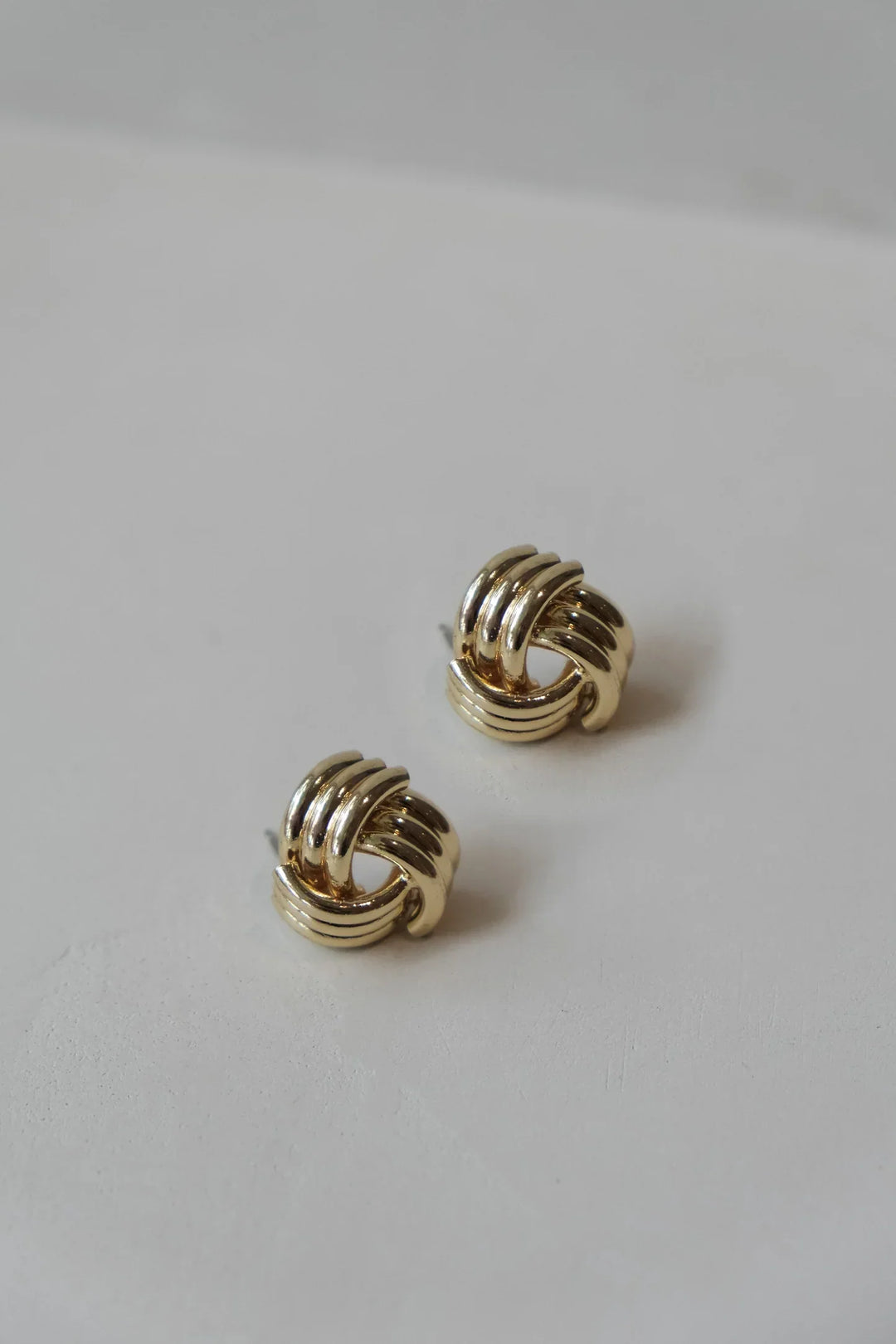 Mune | Knotted Earrings Gold