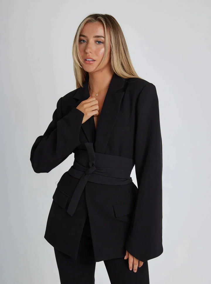 Mune | Blazer with Belt