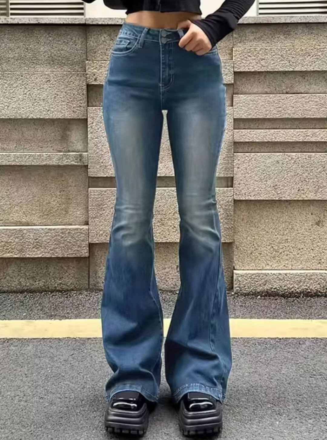 Mune | Chic High-Waist Flared Jeans for Women