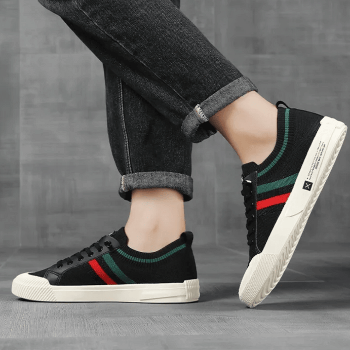 Breathable men's sneakers
