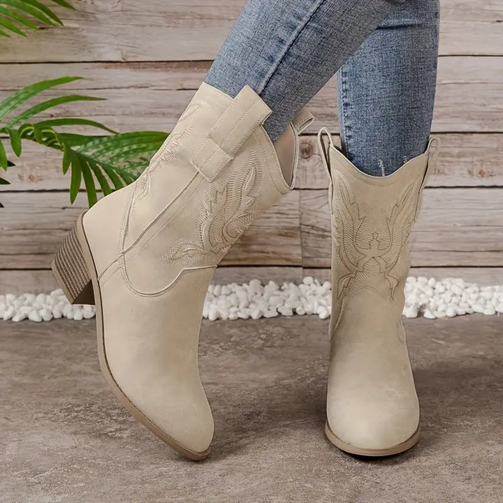 Mune | Vintage Western Cowboy Boots with V-Cut Embroidery and Block Heel