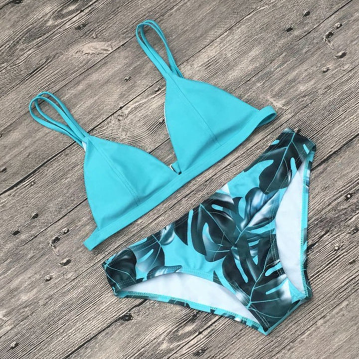 Ladies triangle bikini with trendy leaf pattern Mune Fashion